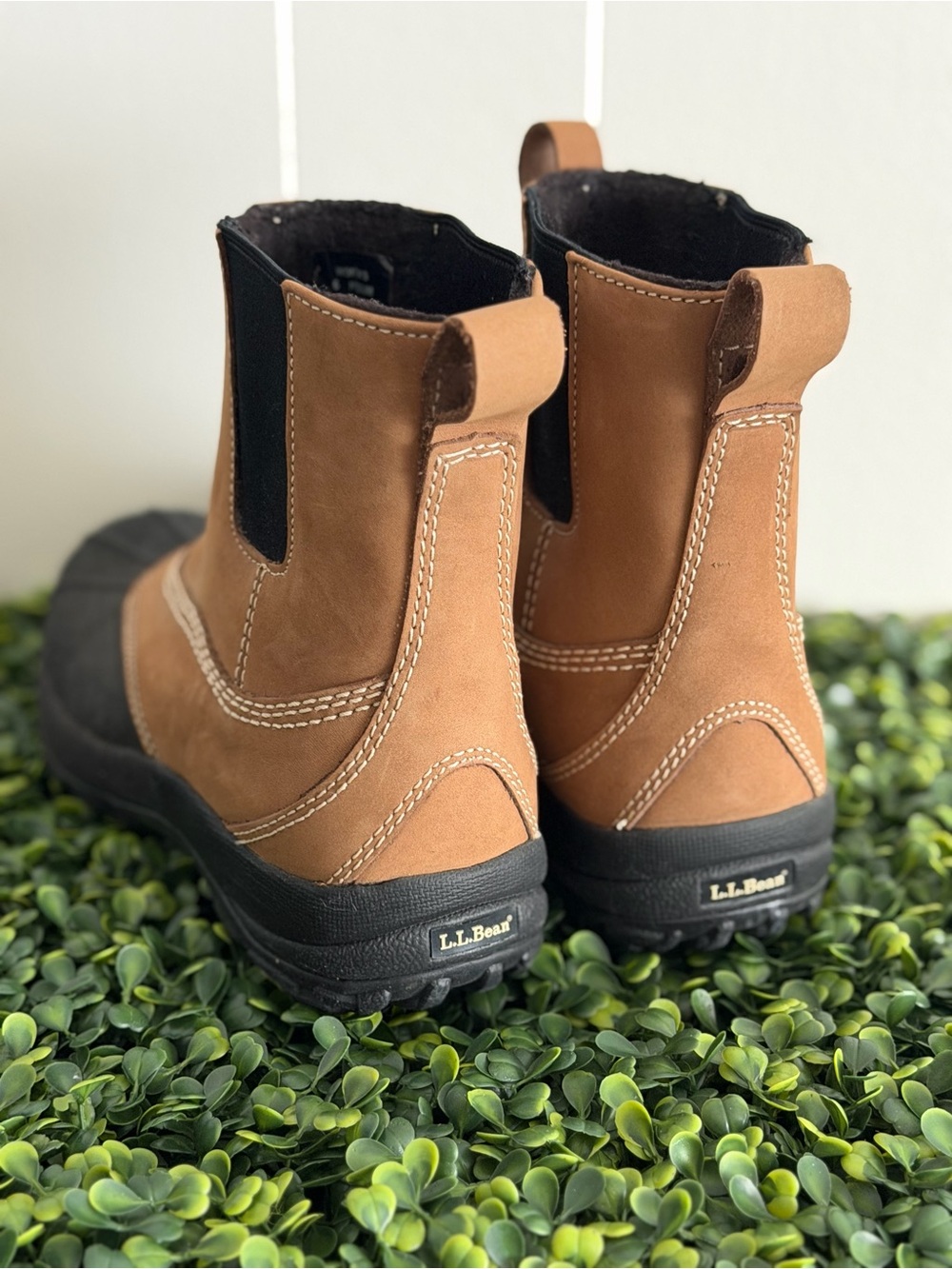 L.L. Bean Women’s Tan/Brown Pull-On Chelsea Boots